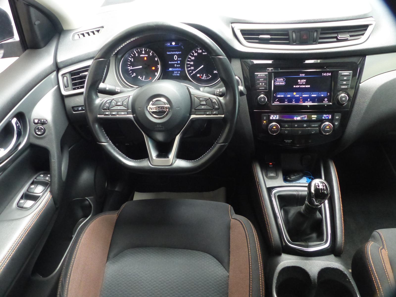 Nissan Qashqai N-Motion Panod+Navi+360°+PDC+Winterpaket