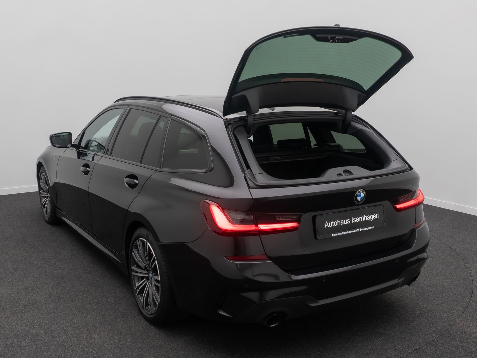 Fahrzeugabbildung BMW 320d M Sport Panorama DAB Laser HiFi Komfort