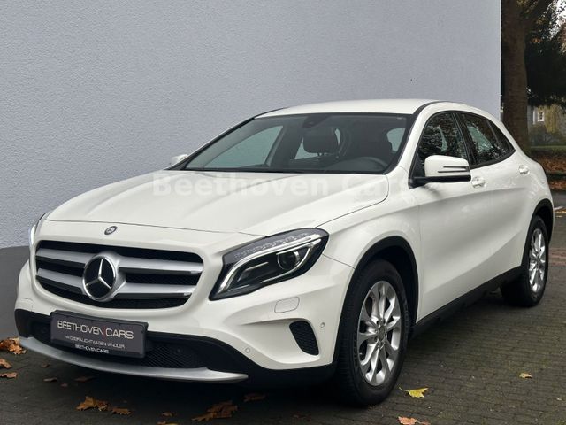 Mercedes-Benz GLA 180| NAVI | XENON | R.KAMERA | TOTWINKEL| AC