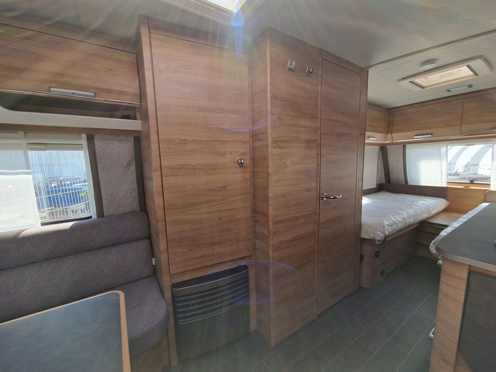 Fahrzeugabbildung Tabbert Da Vinci 460 E 2.3 1.800kg, DuoControl, GFK-Dach