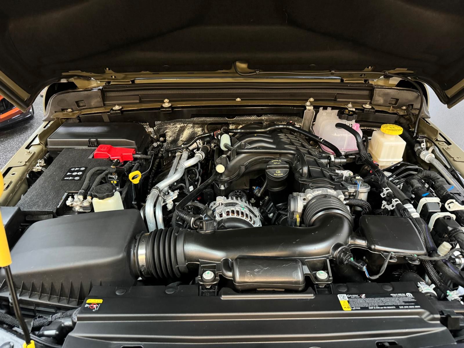 Fahrzeugabbildung Jeep GLADIATOR WILLYS '41 ED. 3.6L-V6 HARDTOP-SOFTTOP