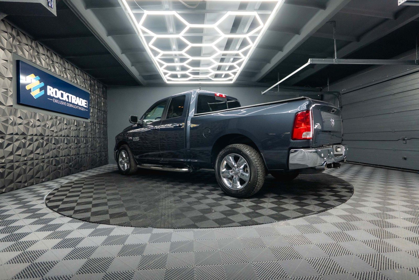 Fahrzeugabbildung Dodge RAM 5.7 V8 HEMI LPG PRINS | LONGBED | 20 Zoll