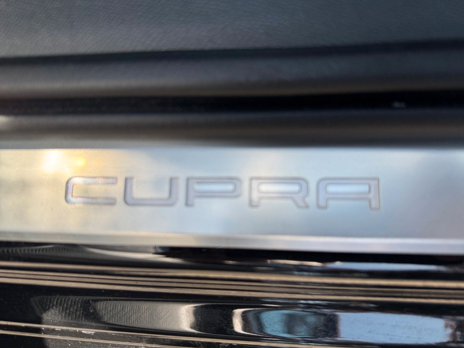 Fahrzeugabbildung CUPRA Leon 1.5 eTSI