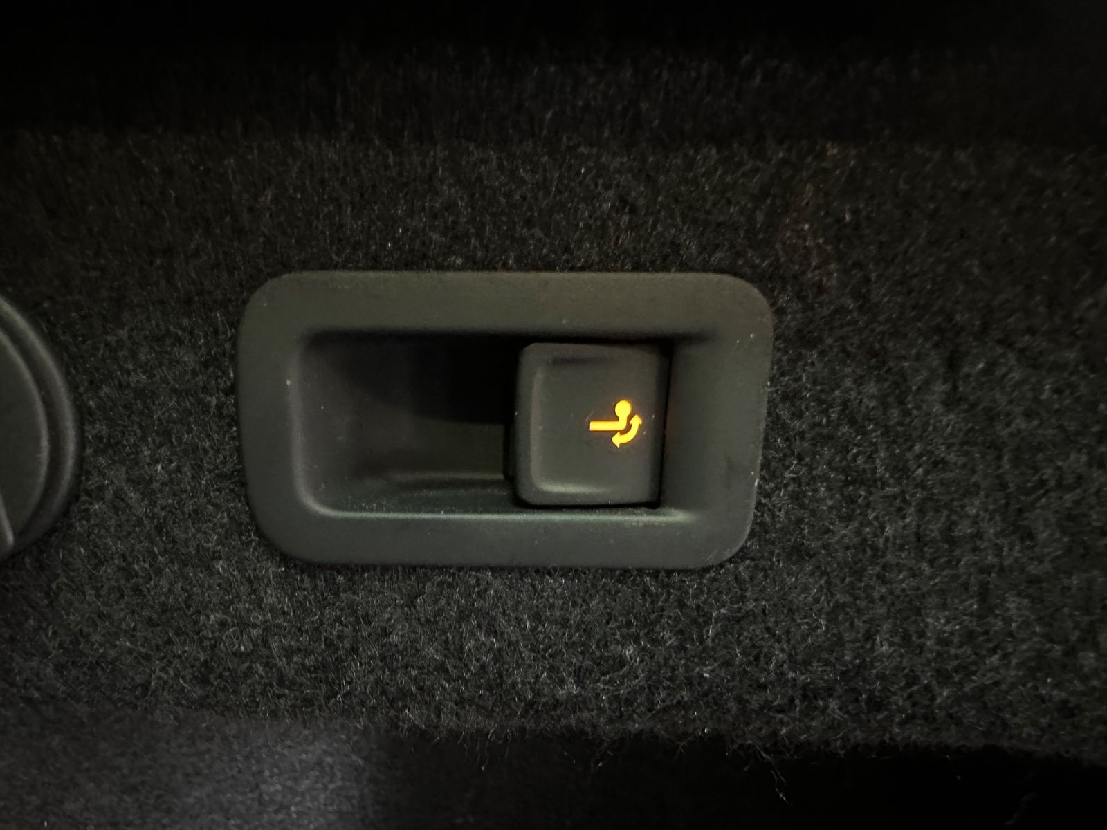 Fahrzeugabbildung Volkswagen Passat Variant 1.4 TSI DSG GTE NAV+IQ-LIGHT+PANO