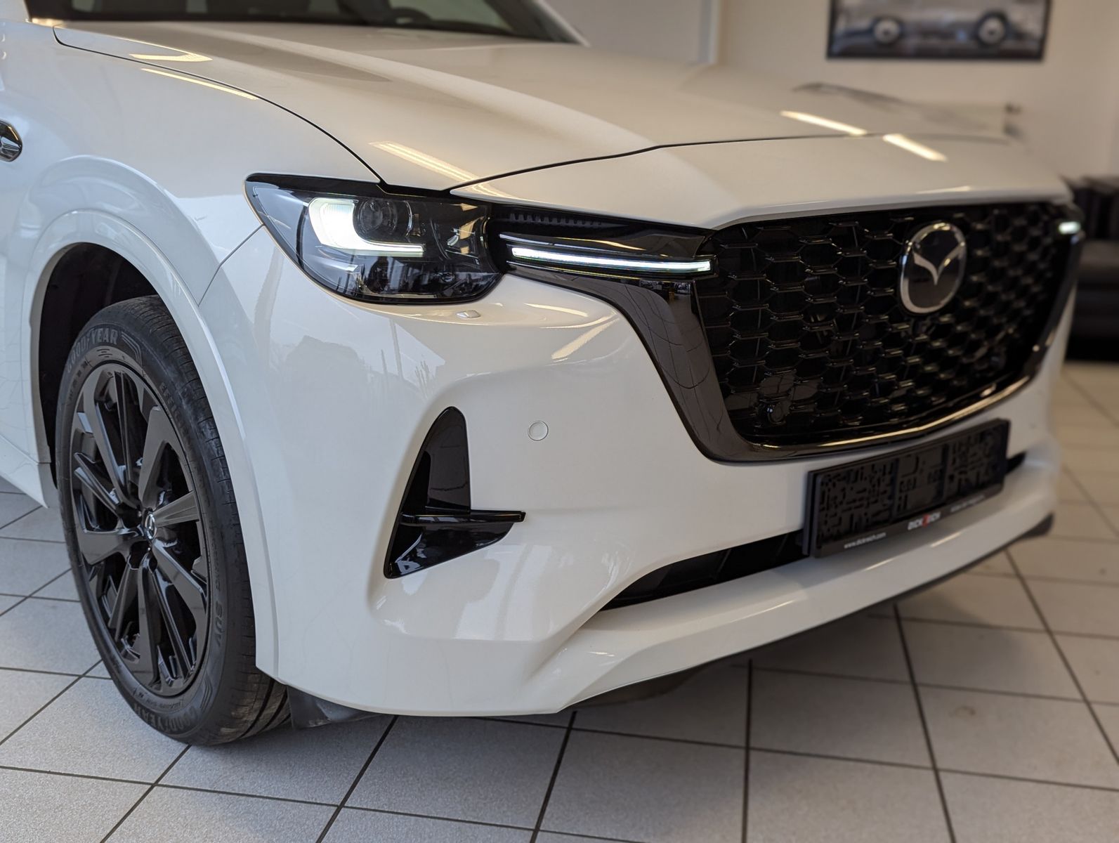 MAZDA CX-80 2.5 SKYACTIV PHEV 327 HOMURA+ 7-Sitze Pano - Image 9