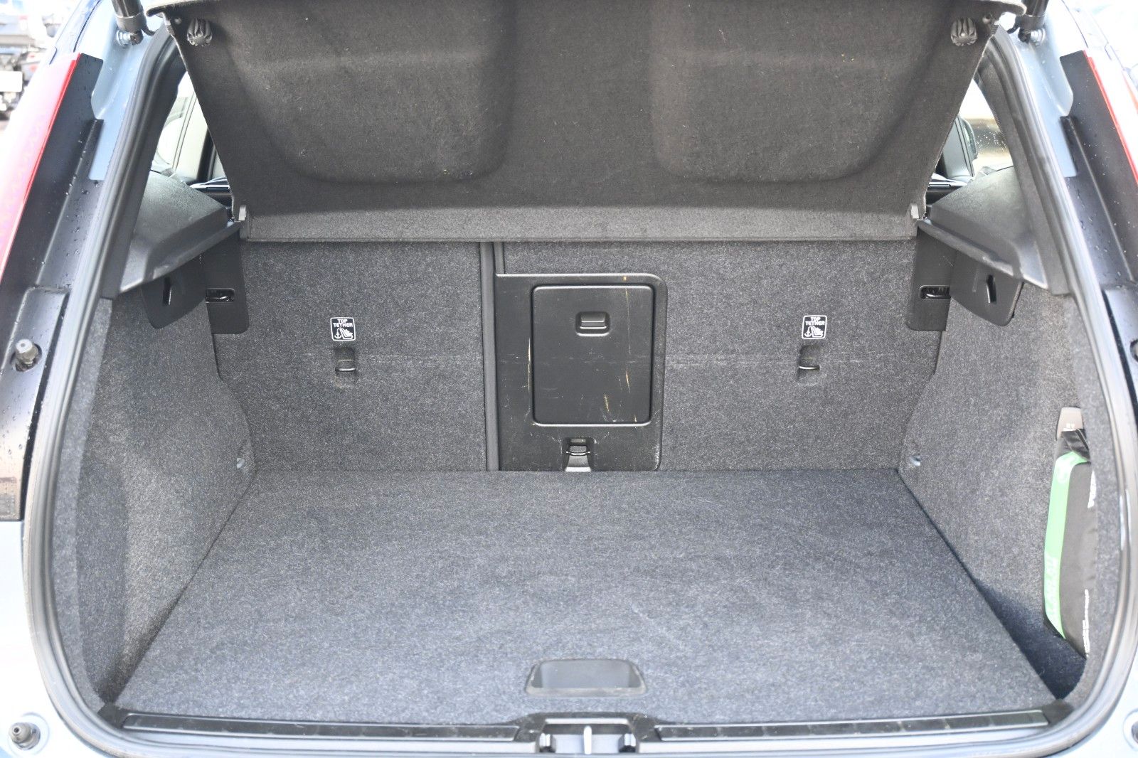 Fahrzeugabbildung Volvo XC40 T3 R-Design Geartronic*LED*H&K*ACC*NAV*CAM