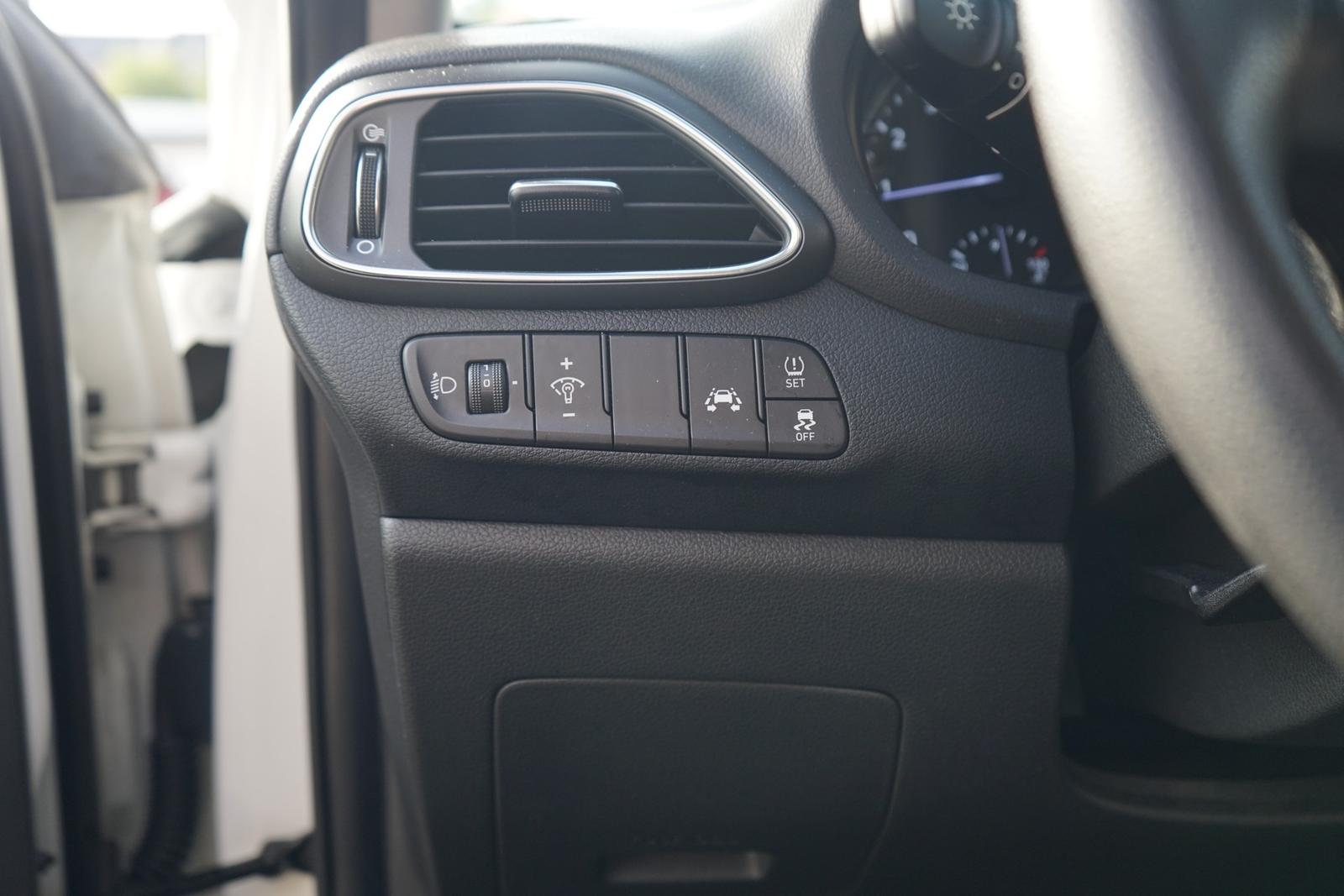 Hyundai i30 1.4 Pure Tempomat PDC Klima Tagfahrlicht USB
