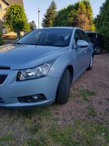 Chevrolet Cruze 1.6 LS Benziner LS - Chevrolet Cruze mit Benzin-Antrieb