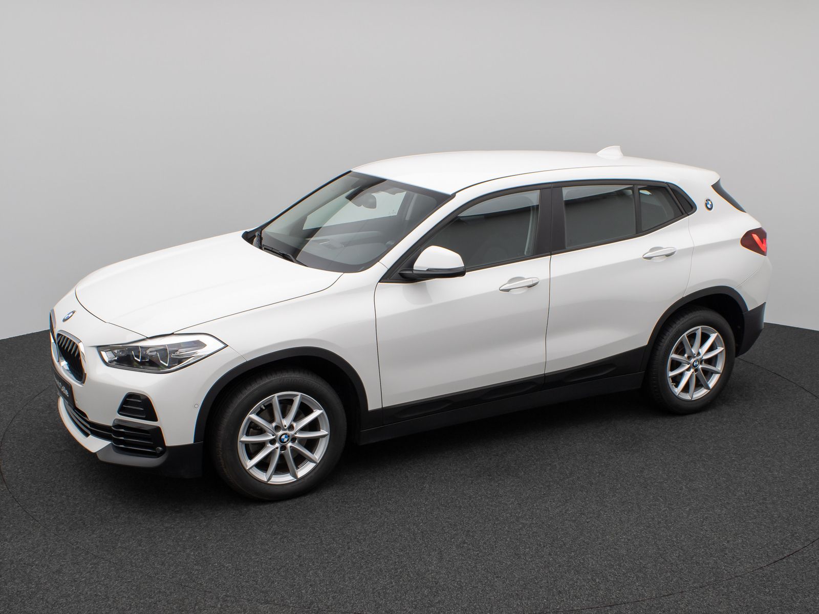 Fahrzeugabbildung BMW X2 sD18i Kamera DAB Geschwindig LED Navi ParkAss