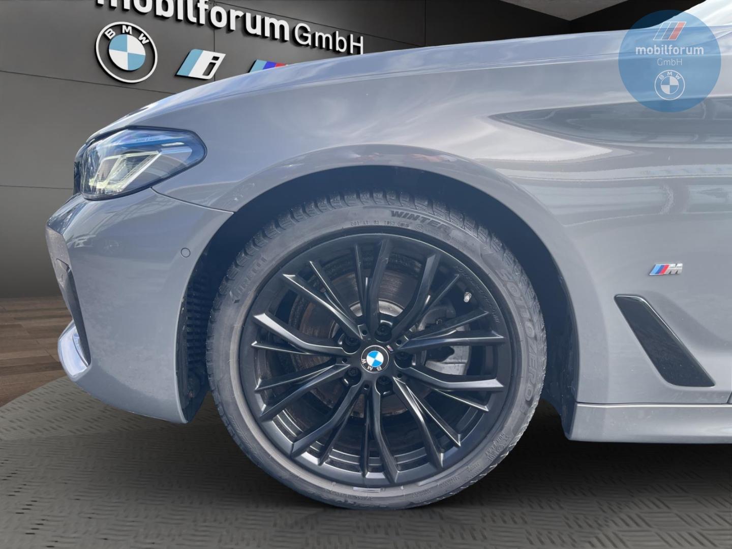 BMW 520 d M-Sport ACC HUD HiFi Laserlicht Sportsitze