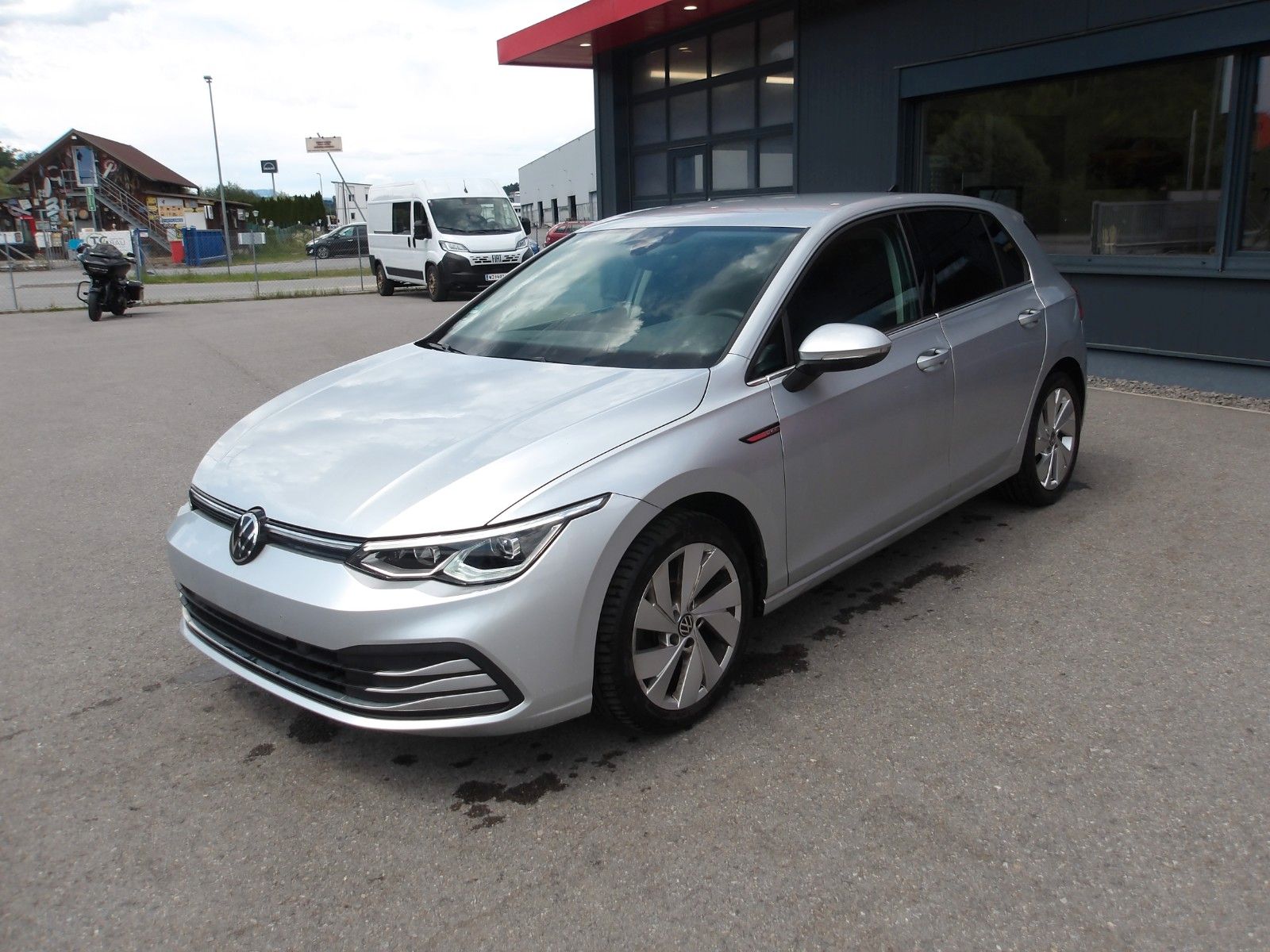 Volkswagen Golf VIII Lim. Life "Webasto" EXP € 12990.-