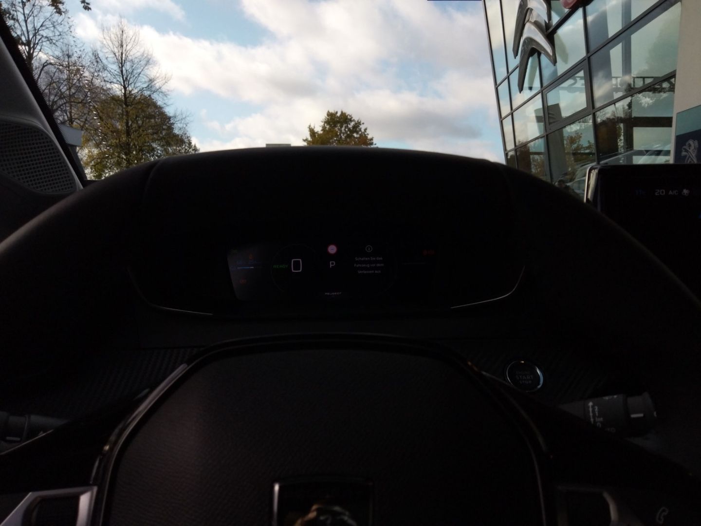 Fahrzeugabbildung Peugeot 208 Allure Elektro 156 Navi 360 Kamera SHZ Keyle