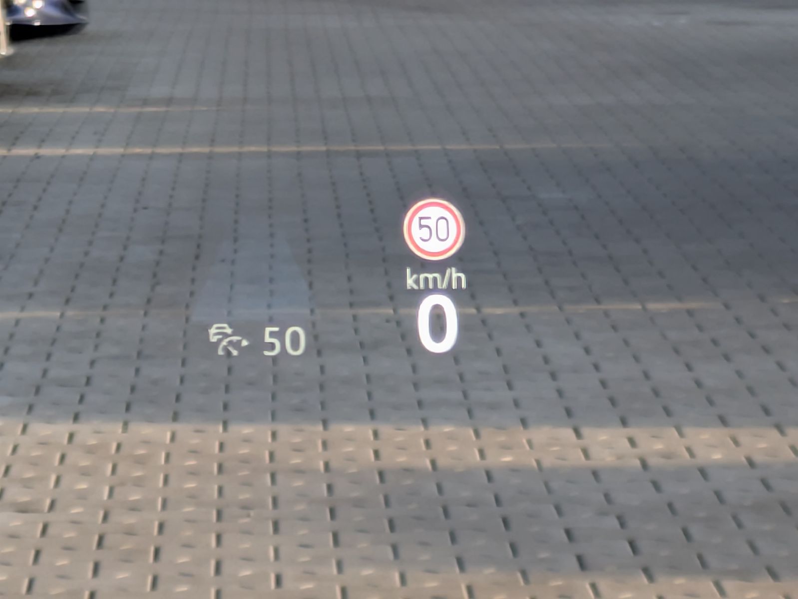 Fahrzeugabbildung Volkswagen Tayron 2.0 TDI 4M R-Line BLACK*7Si*MATRIX*PANO