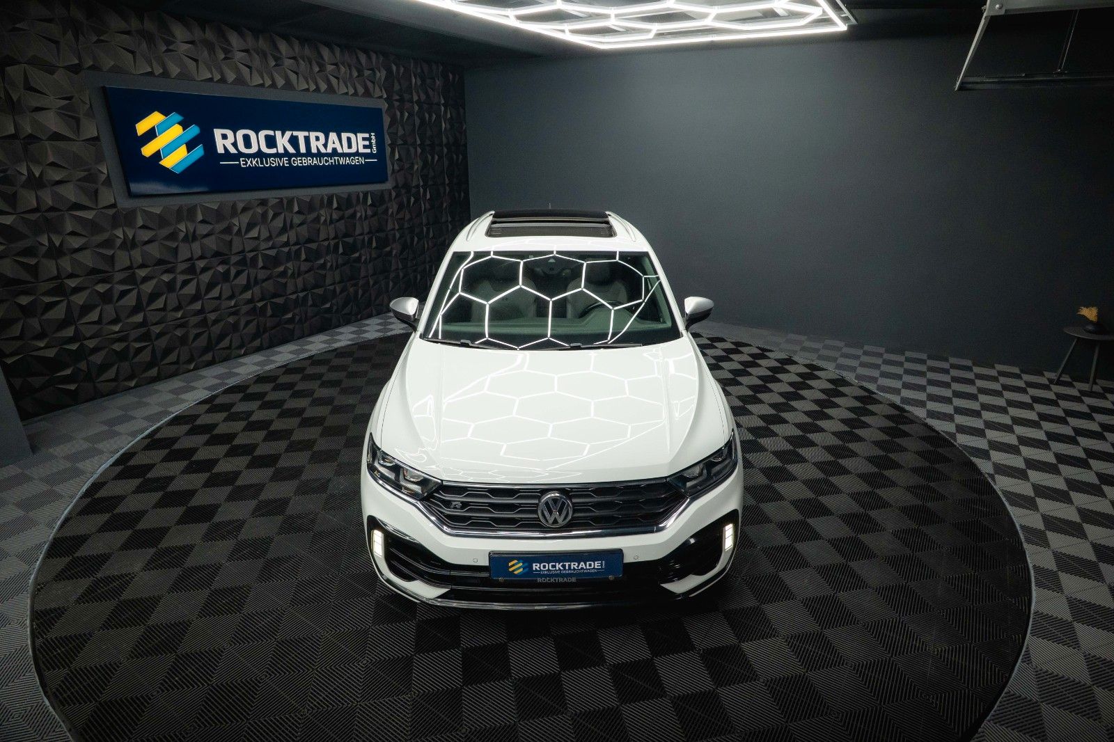 Fahrzeugabbildung Volkswagen T-Roc R 4Motion Performance *ACC*DCC*Pano*LED*