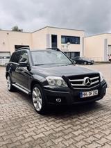 Mercedes-Benz GLK 320 CDI 4MATIC - schwarze Mercedes-Benz GLK 320