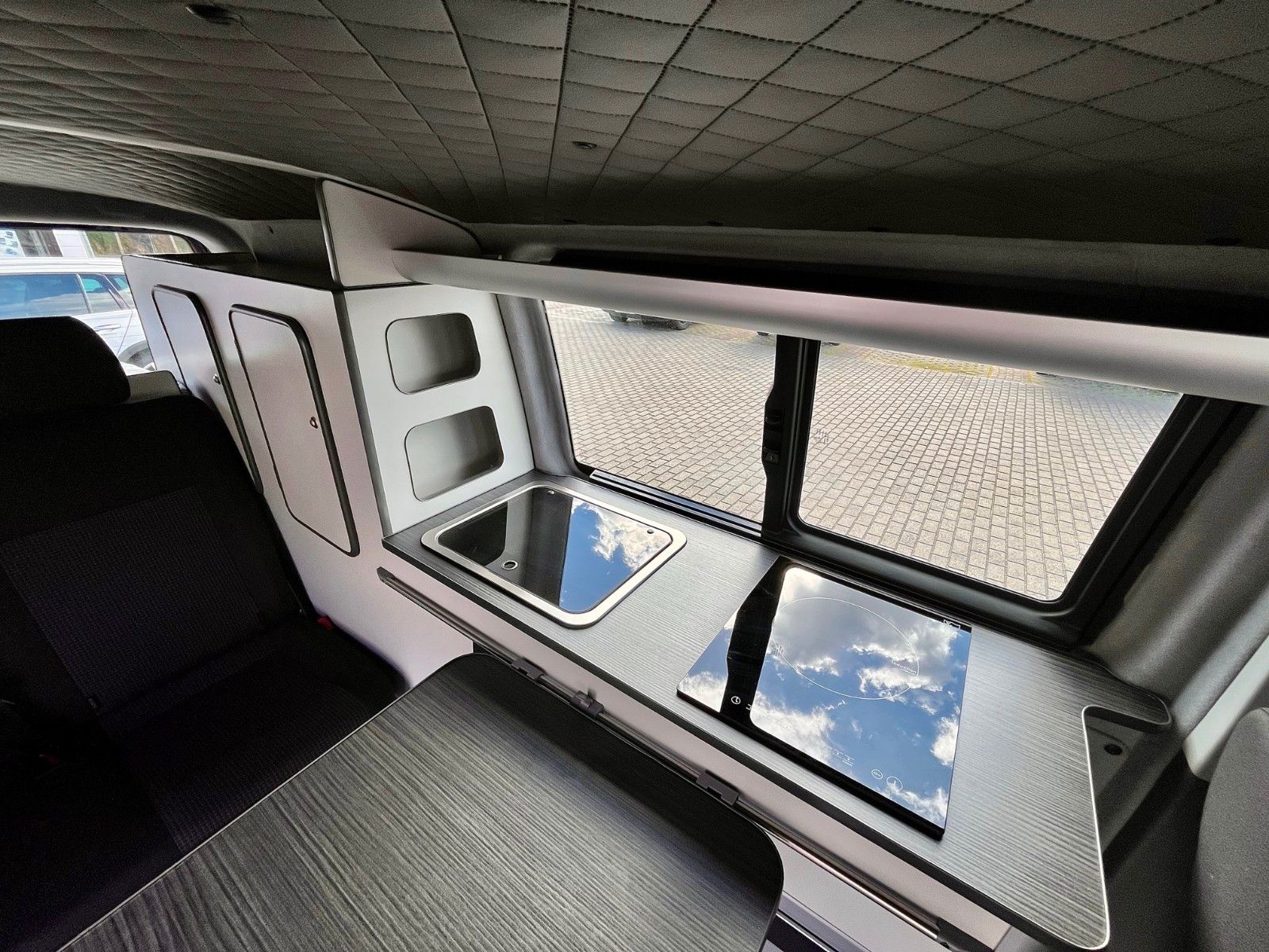 Fahrzeugabbildung Volkswagen T6.1 WOMO NEU+SHZ+PDC+Tempomat+