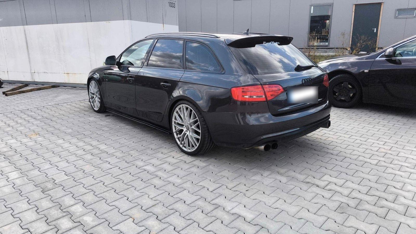 Audi A4 2009 — rear view