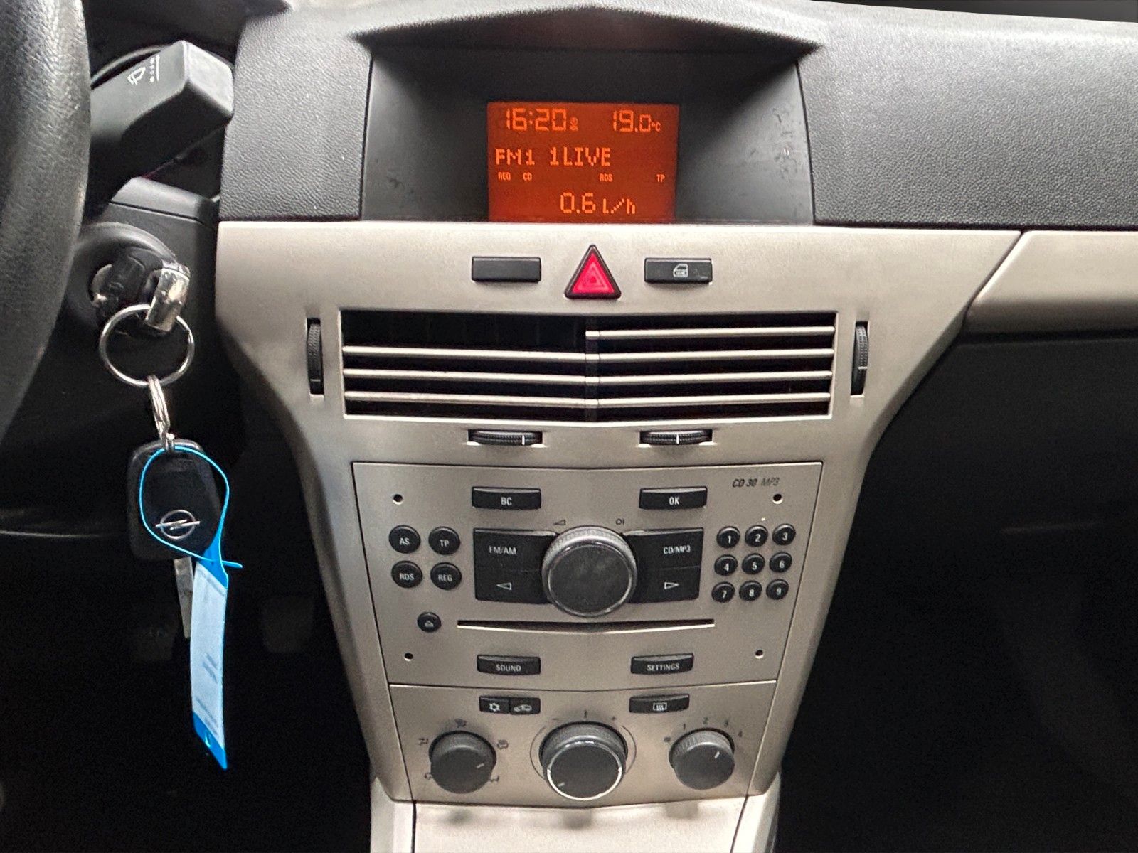 Fahrzeugabbildung Opel Astra H Lim. Edition/Service Neu/Klima/Tempomat