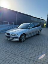 BMW E46 330i Touring - BMW 330 aus 2000: 330i