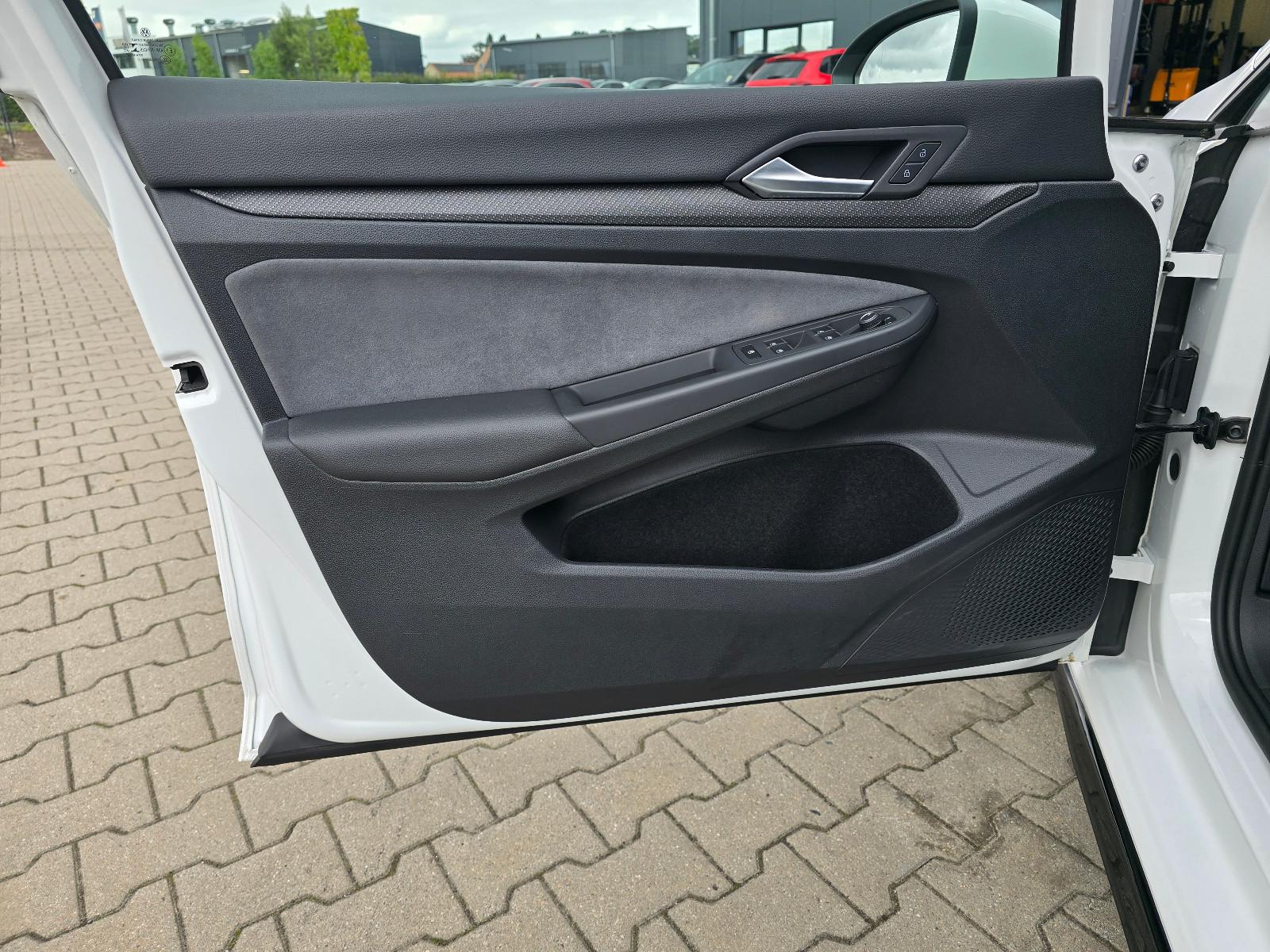 Volkswagen Golf VIII Var. 3 * R-Line eTSI*Kamera*Acc*VOLL*, миниатюра 20