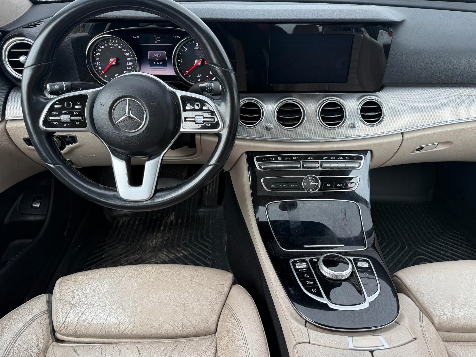 Mercedes-Benz E 200-Avantgarde-Navi-Schiebedach-LED-Ambiente