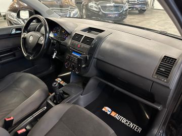 MYAUTOCENTER – Gebraucht- und Jahreswagen mit Werkstattservice in Pfaffenhofen Volkswagen Polo IV Comfortline *TÜV NEU*KLIMA*ELEKTR.FENSTE