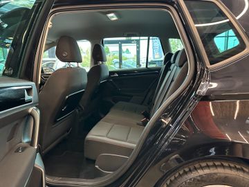 Volkswagen Golf *1-Hand*ACC*2-ZONEN*NAV*SitzHZ*