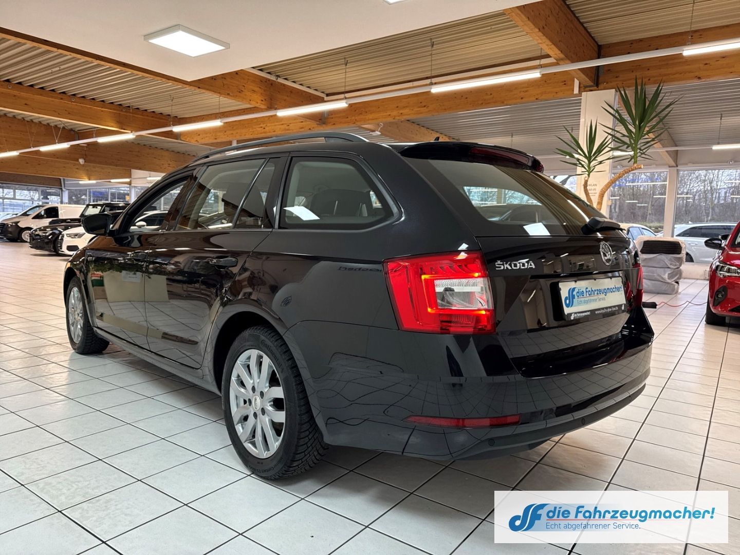 Fahrzeugabbildung SKODA Octavia Combi Ambition Sperrdiff. Apple CarPlay