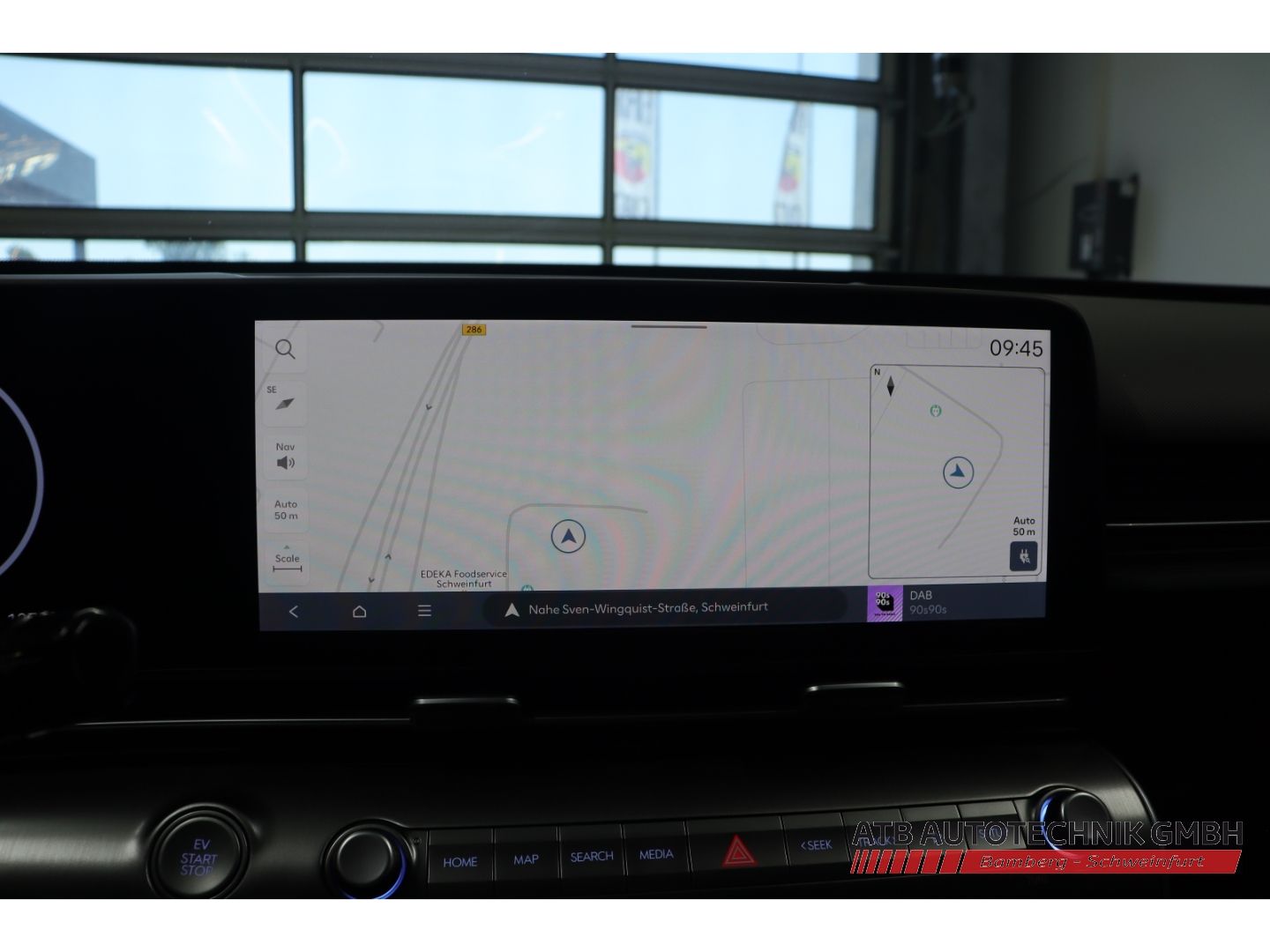 Fahrzeugabbildung Hyundai KONA Elektro Trend 2WD 65,4kWh 99,3% SOH Navi 36
