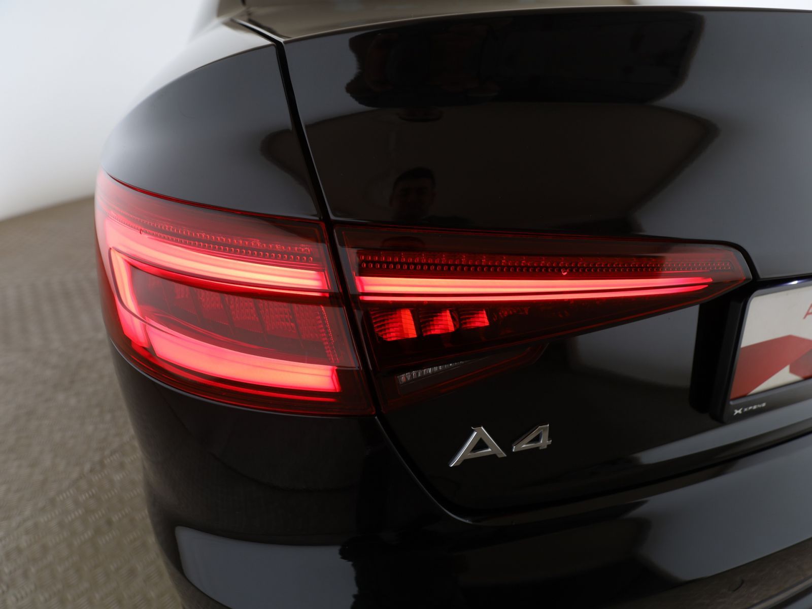 Audi A4 Limousine 40 TDI Design quattro Pano LED RFK foto 10