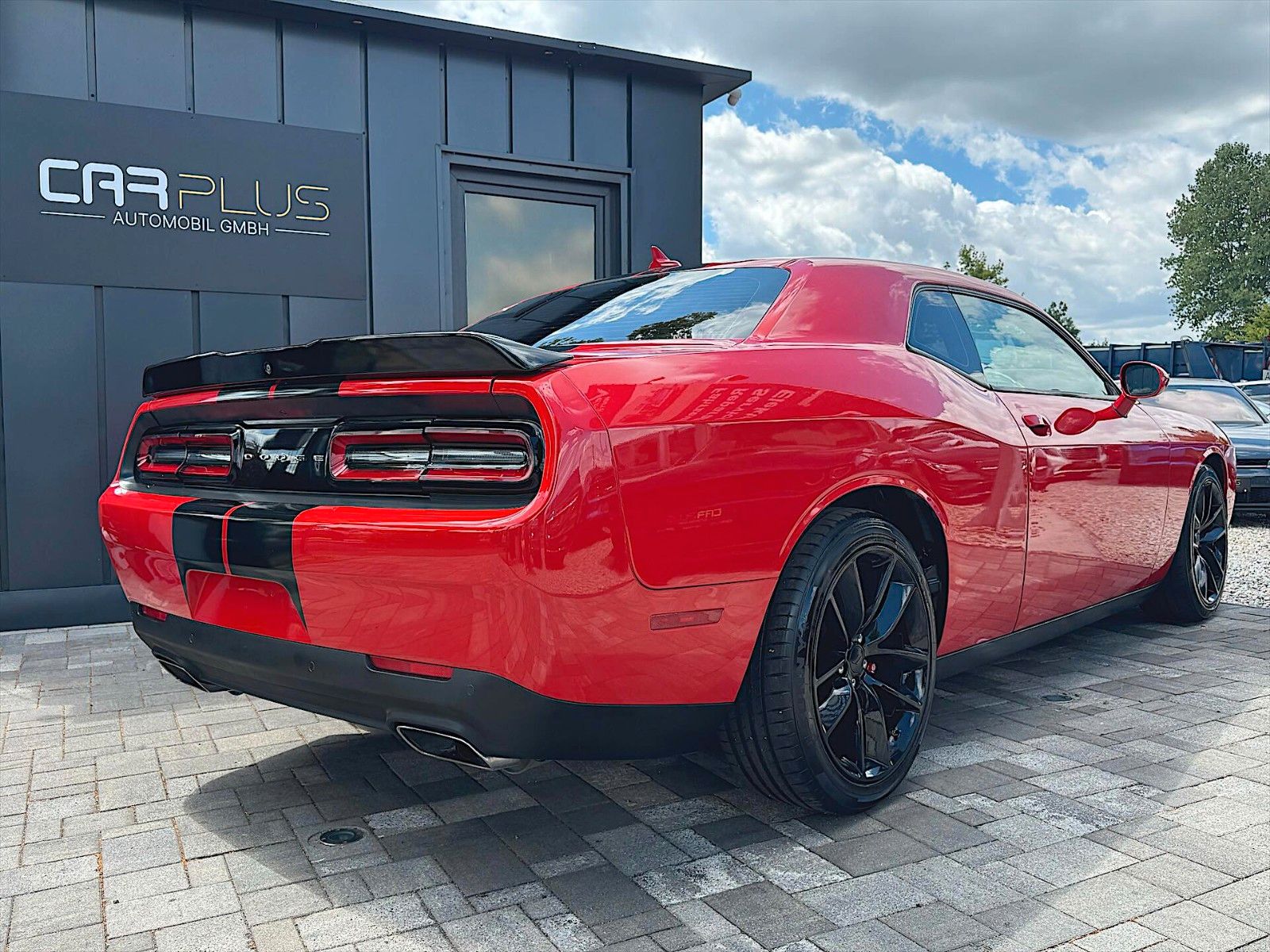Fahrzeugabbildung Dodge Challenger 6.4 V8 SRT 392 SCAT PACK Performance