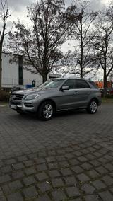 Mercedes-Benz ML 350d BlueTEC 4MATIC - Pano, DAB, DVD, Kamera - Mercedes-Benz ML 350 in Frankfurt (Main)