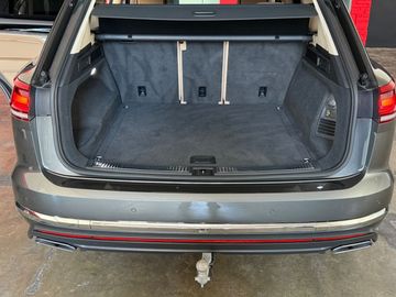 Volkswagen Touareg - 12