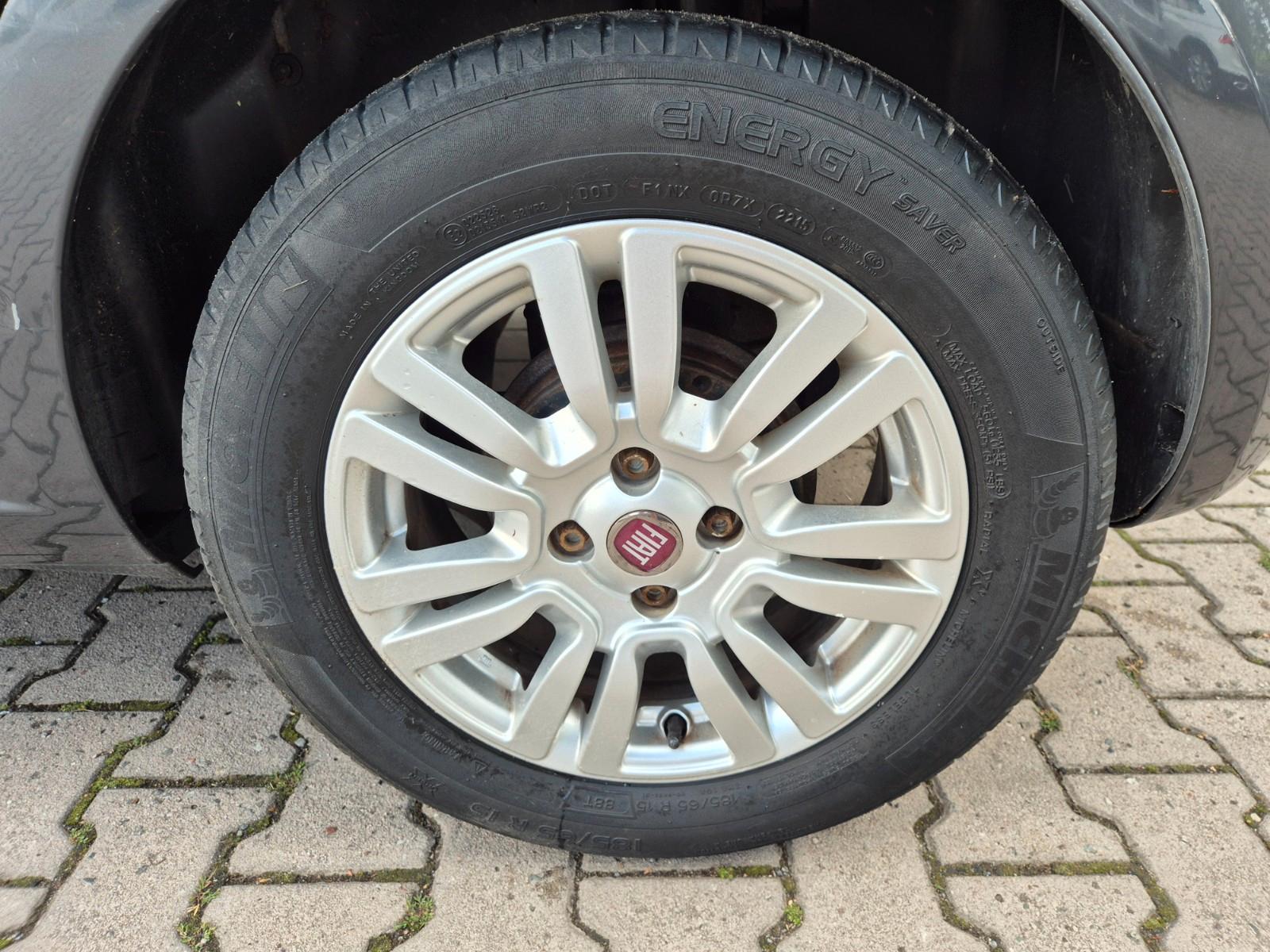 Fiat Punto 1.2 Lounge,Navi,Klimaaut,TÜV neu