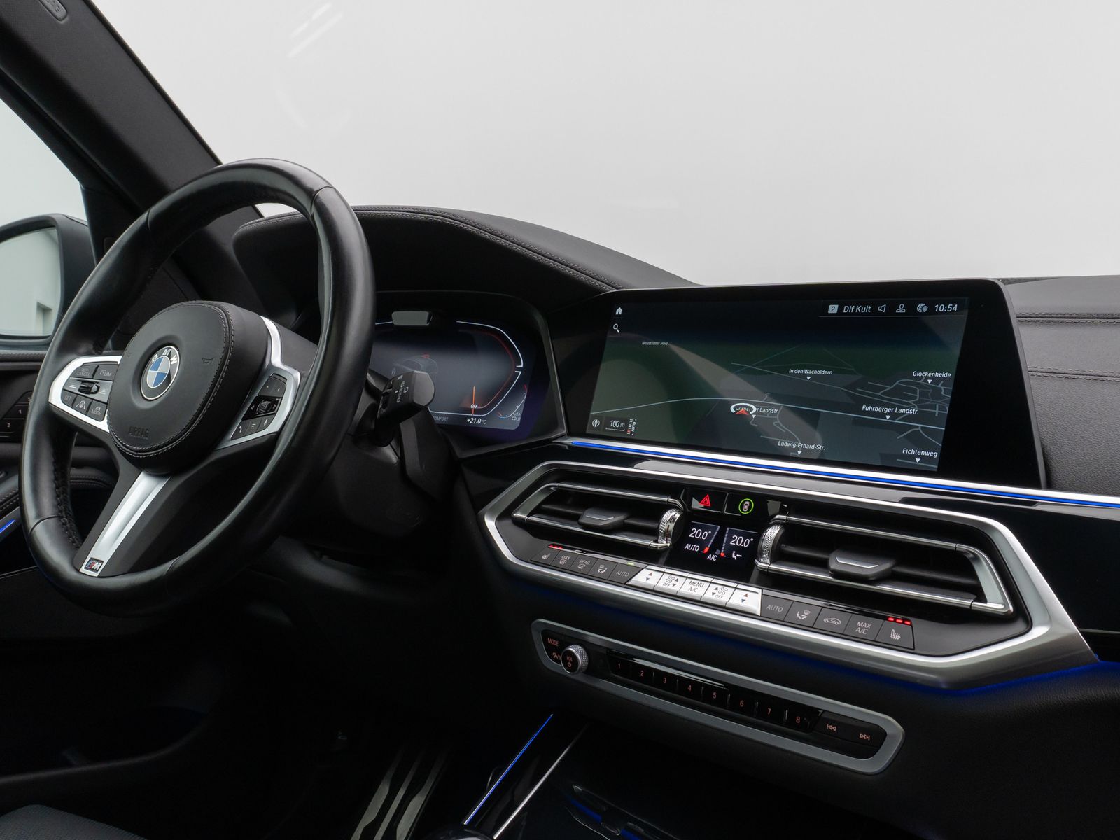 Fahrzeugabbildung BMW X5 xD30d M Sport Panorama 360°HUD HiFi Komfort