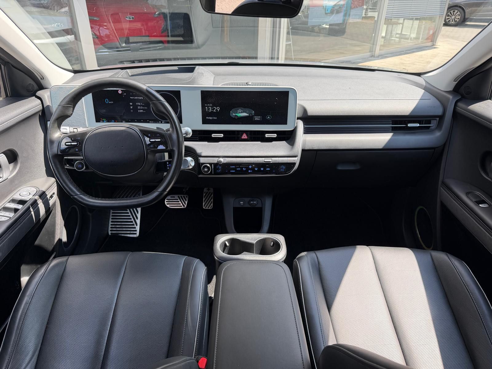 Fahrzeugabbildung Hyundai Ioniq 5 Uniq 4WD RELAX+HEAD+LED+SOLAR+360+ACC+WP