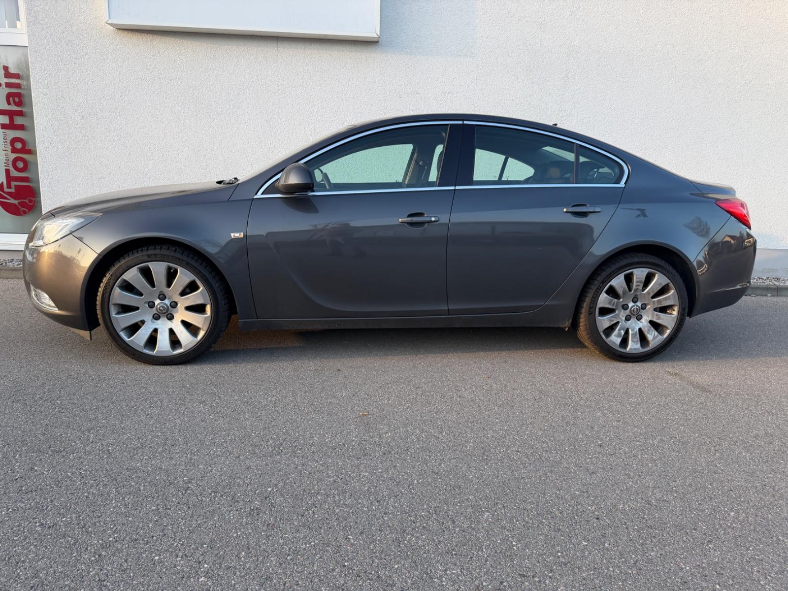 Opel Insignia Lim. Sport 4x4 Rentnerfahrzeug 1.Hd