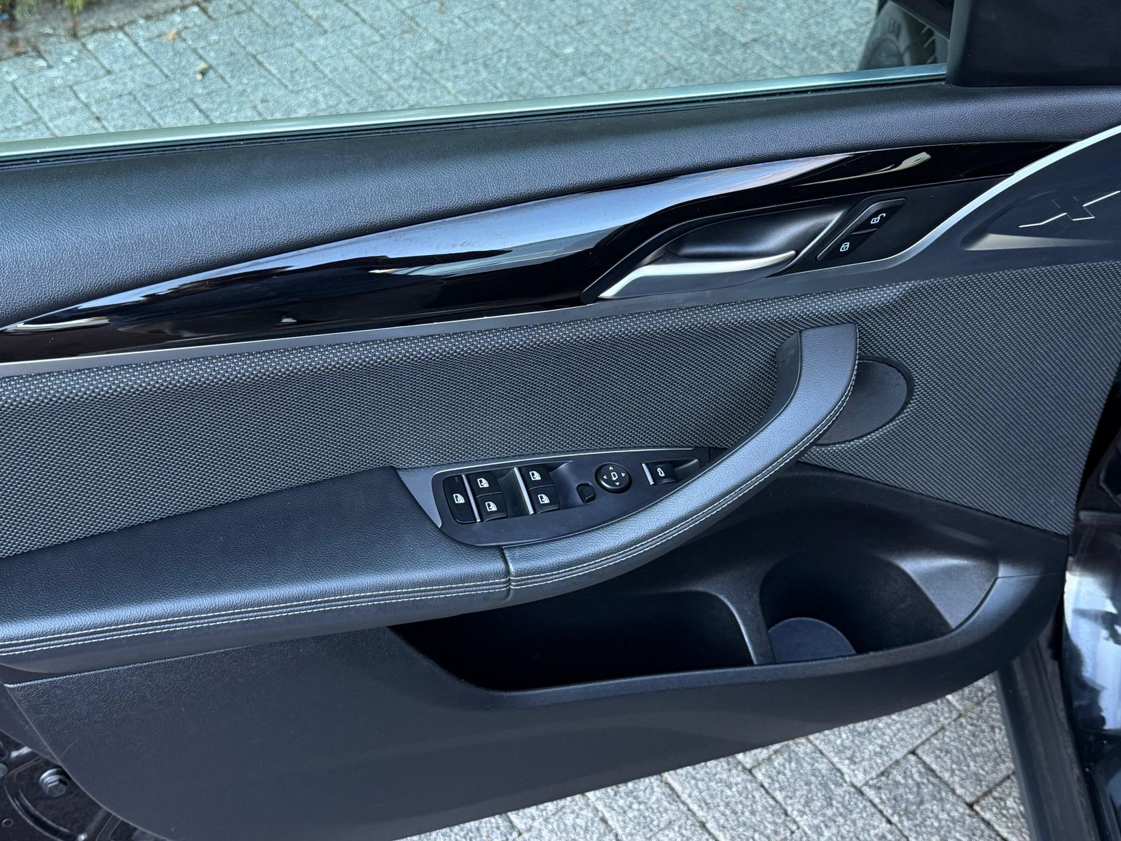 Fahrzeugabbildung BMW X3 xDrive Aut. 20i LED+NAVI+SHZ+LIVE+SPORT+LEDER
