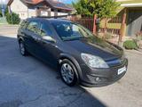 Opel OPEL Astra 1.6 BENZINA Station Wagon Enjoy - Opel Astra Enjoy mit Benzin-Antrieb