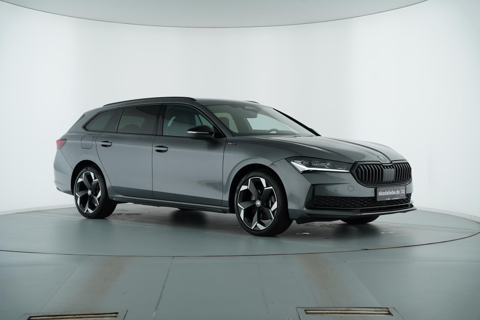 Skoda Superb - Bild 3
