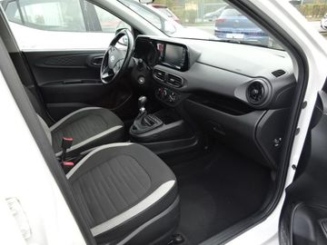 Fotografie 4 des Hyundai i10 1.0 Trend*SHZ*Klima*PDC*Navi über Carplay