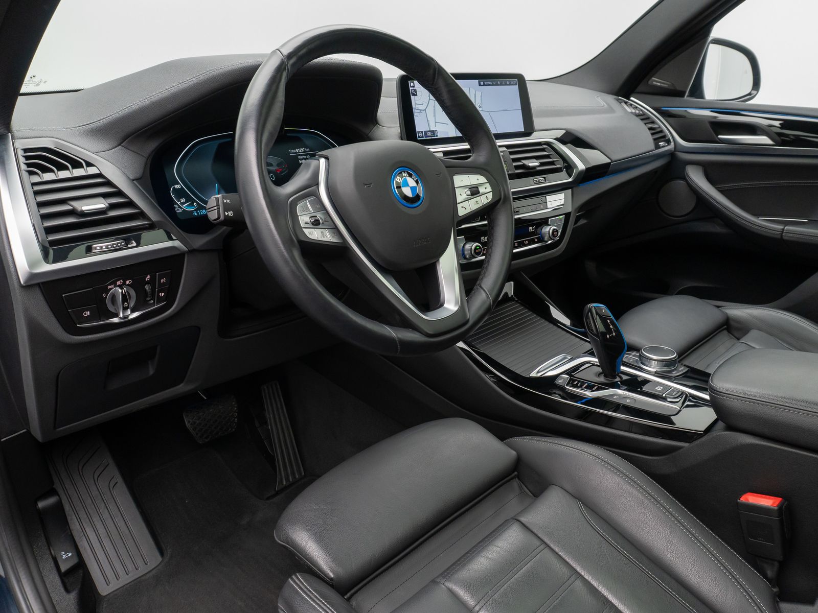 Fahrzeugabbildung BMW iX3 Impressive Panorama 360°HUD DAB H/K AHK 20"