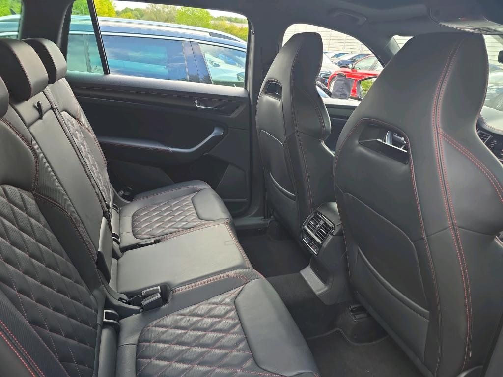 Fahrzeugabbildung SKODA Kodiaq 2.0 TSI RS 4x4/PANO/360°CAM/ACC/AHK/7Si./