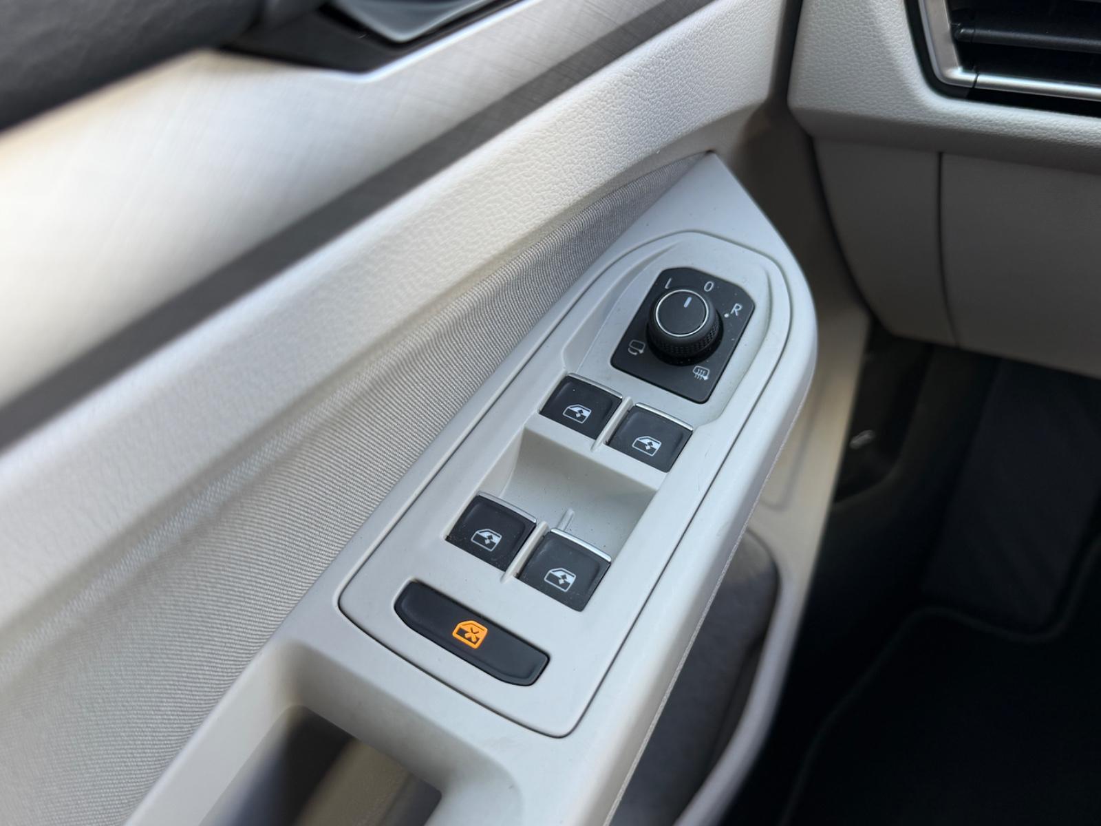 Volkswagen Golf VIII Lim. Life LED/Navi/Kamera/SitzHz/ACC, миниатюра 23