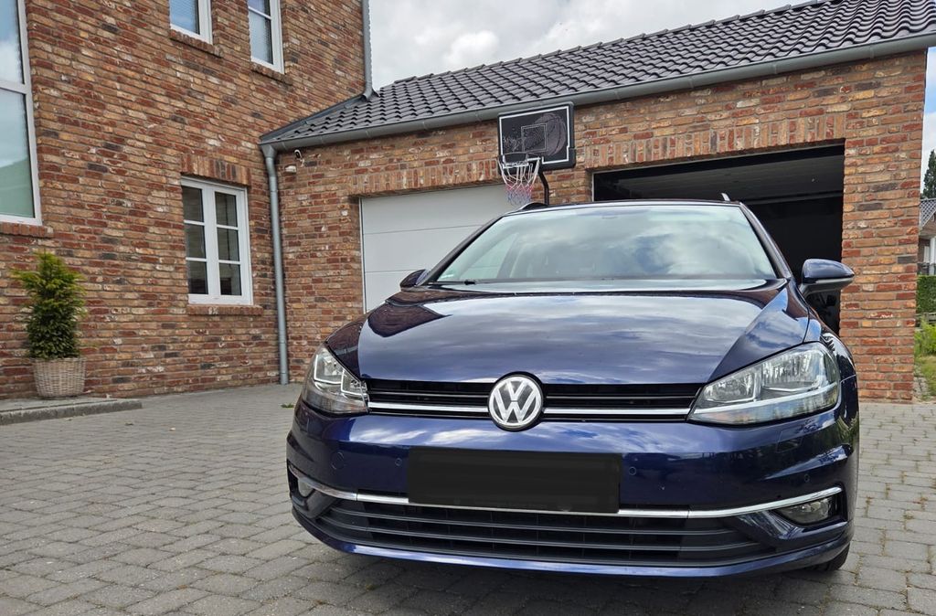 Image of Volkswagen Golf