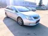 Toyota Avensis 2.2/TEC-Edition/TÜV/Pano/Keyless/AHK - Toyota Avensis mit Panoramadach