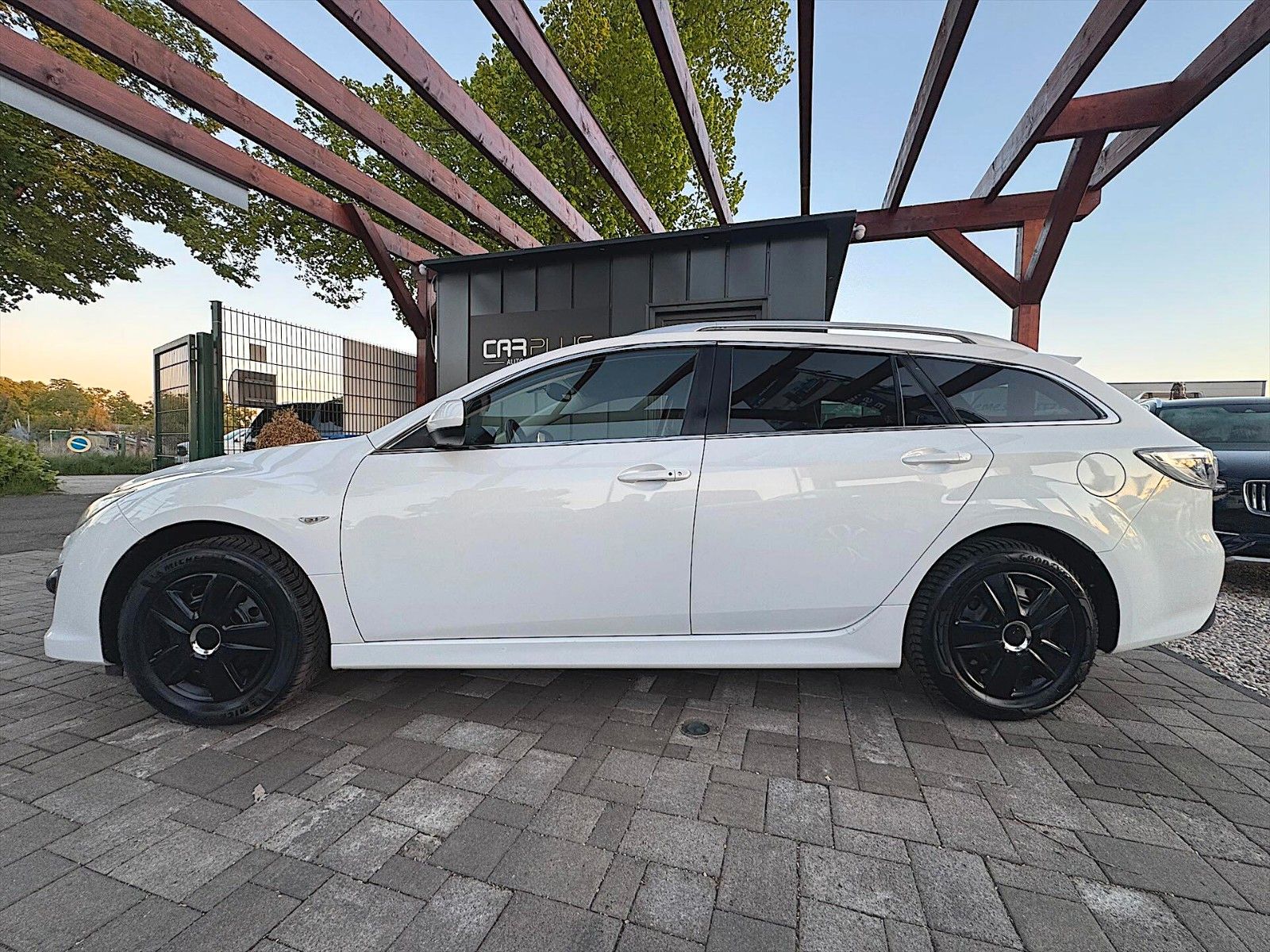 Fahrzeugabbildung Mazda 6 Kombi 2.0  Sports-Line *Bi-Xenon*BOSE*Keyless*