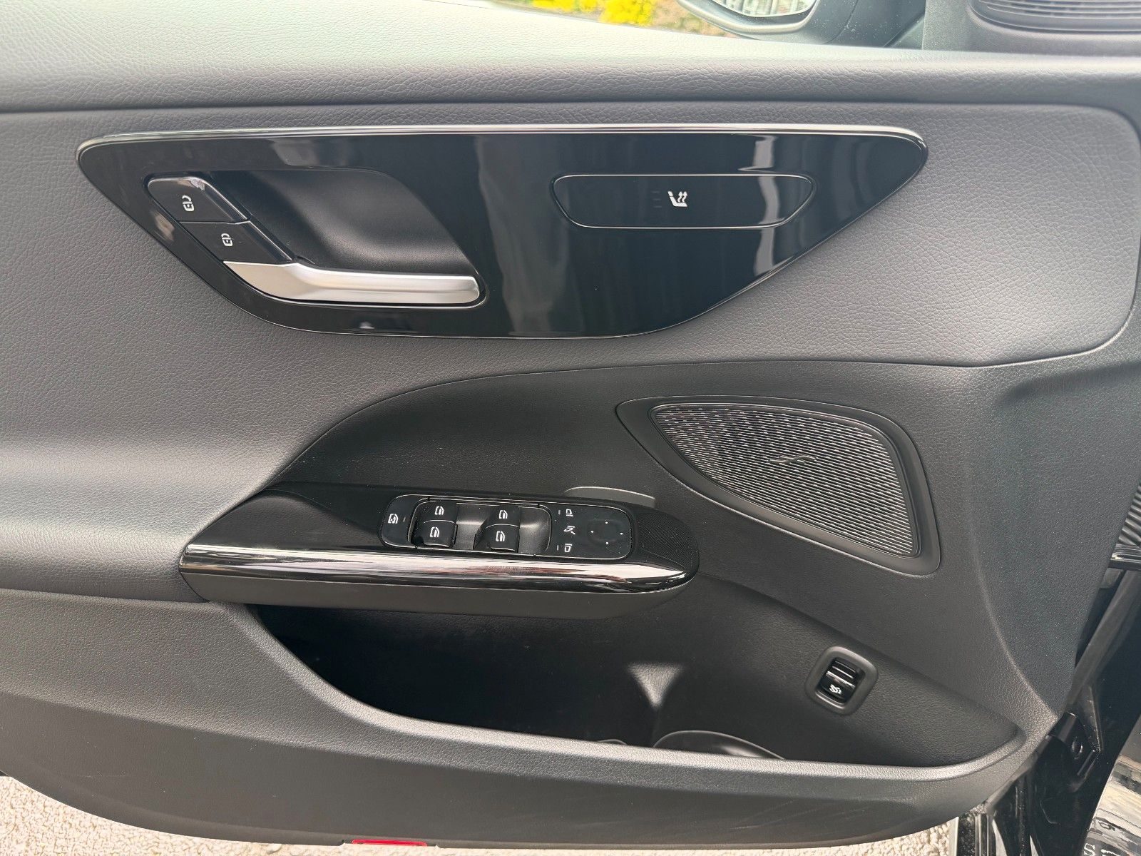 Fahrzeugabbildung Mercedes-Benz C 180 T LED+RKamera+LED+SpiegelP+EasyPack