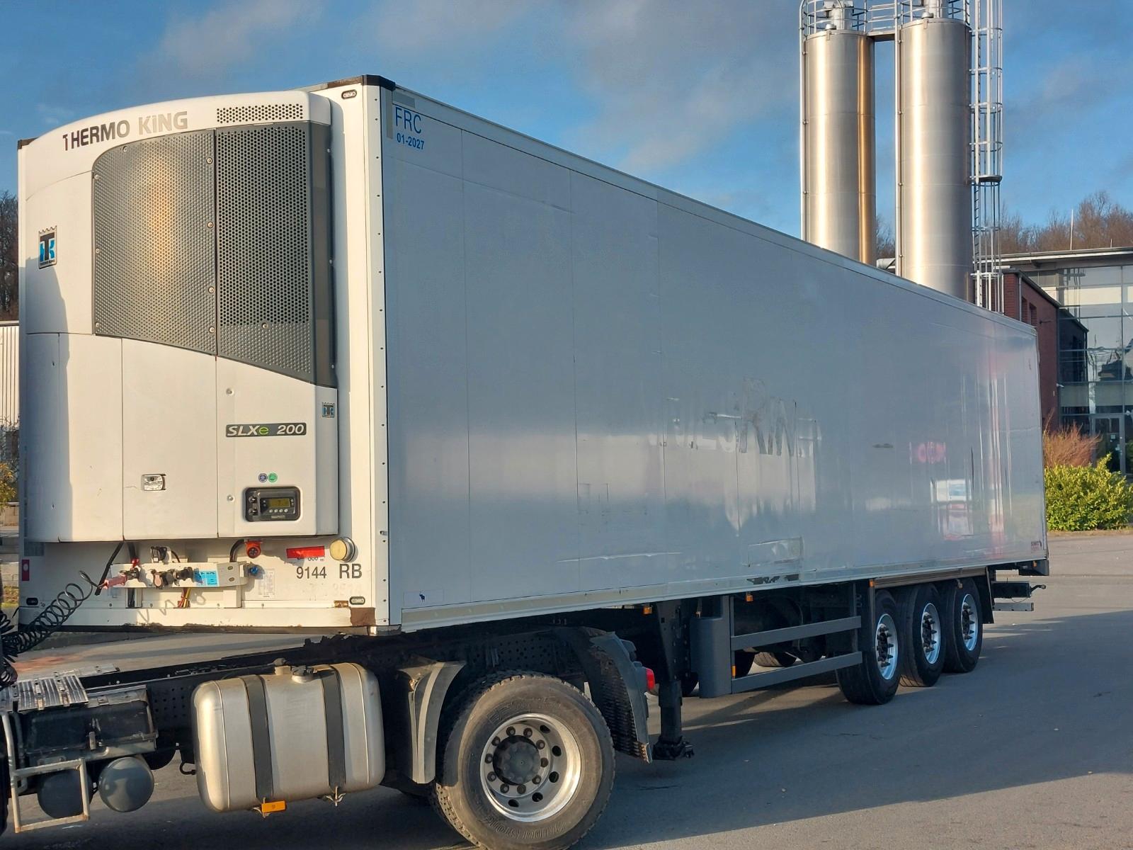 Schmitz Cargobull SKO24/L-13.4 FP 60- THERMO KING-Rohrbahnen