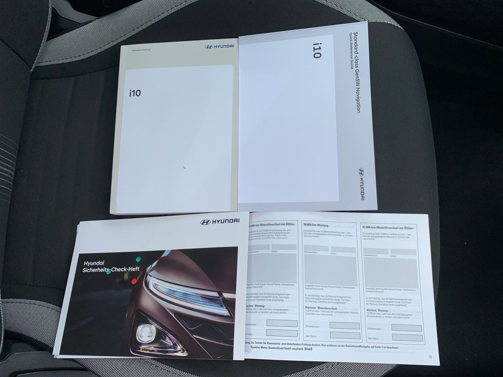 Fahrzeugabbildung Hyundai i10 1.0 Select Navi Kamera